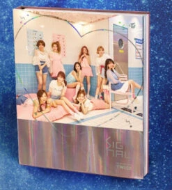 TWICE - SIGNAL / 4TH MINI ALBUM -Purish Sales Store TWICE SIGNAL 4TH MINI ALBUM B Ver